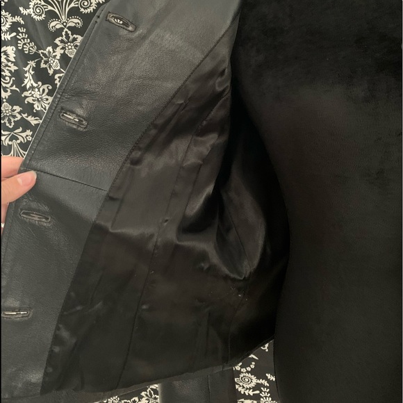 🦇 Vintage 90’s Leather Jacket 🦇 - Picture 10 of 12